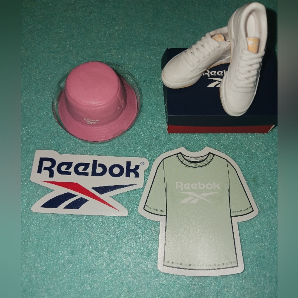 Reebok Sneakers  + Bucket Hat, Pink/ White Set Zuru Sneakers Mini Brands